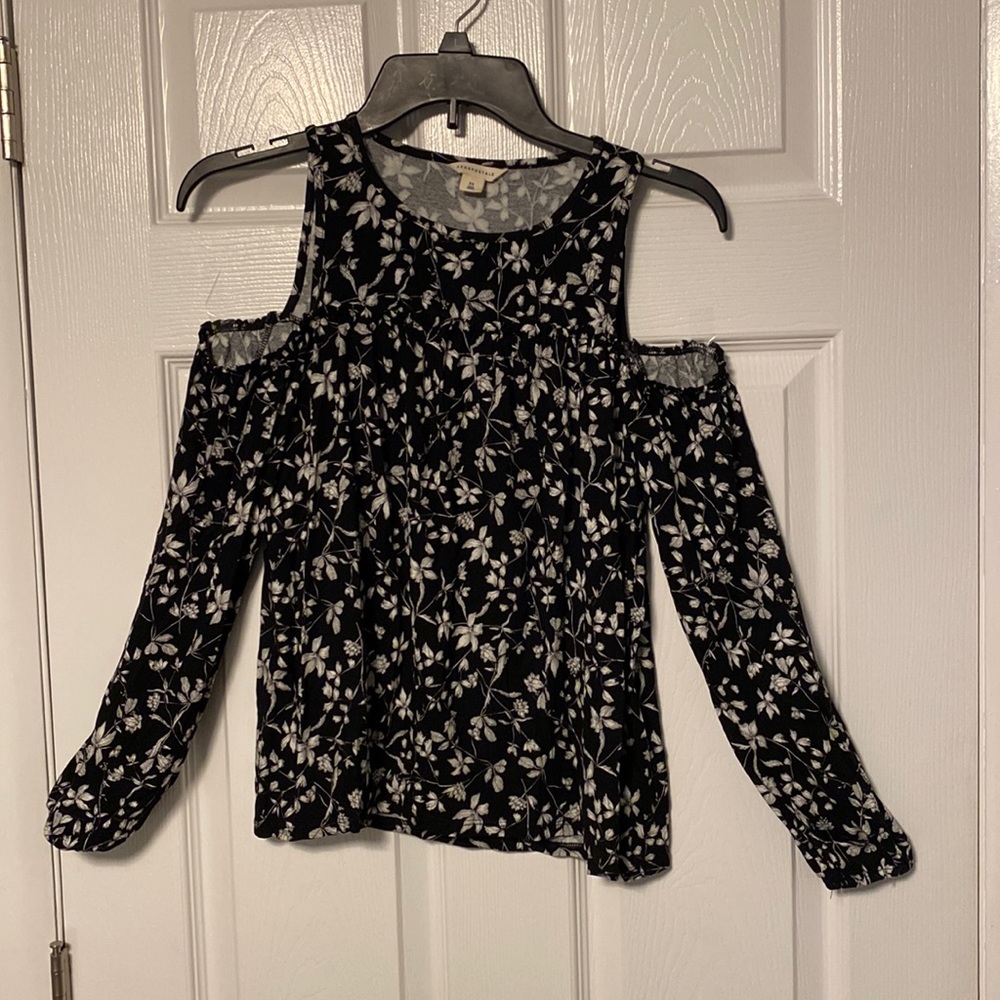 Black floral blouse, Aeropostale